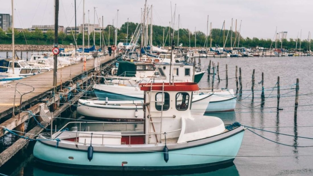 Billede af både i Fiskerihavnen.